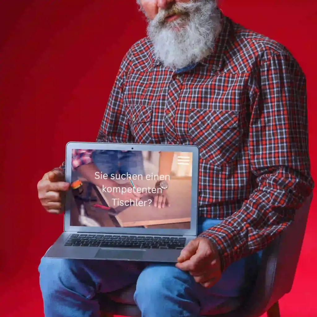 Das ist Boris - ein Tischler aus Hasbergen bei Osnabrück. Ein Kunde, der sich sehr über seine neue Website freut.
